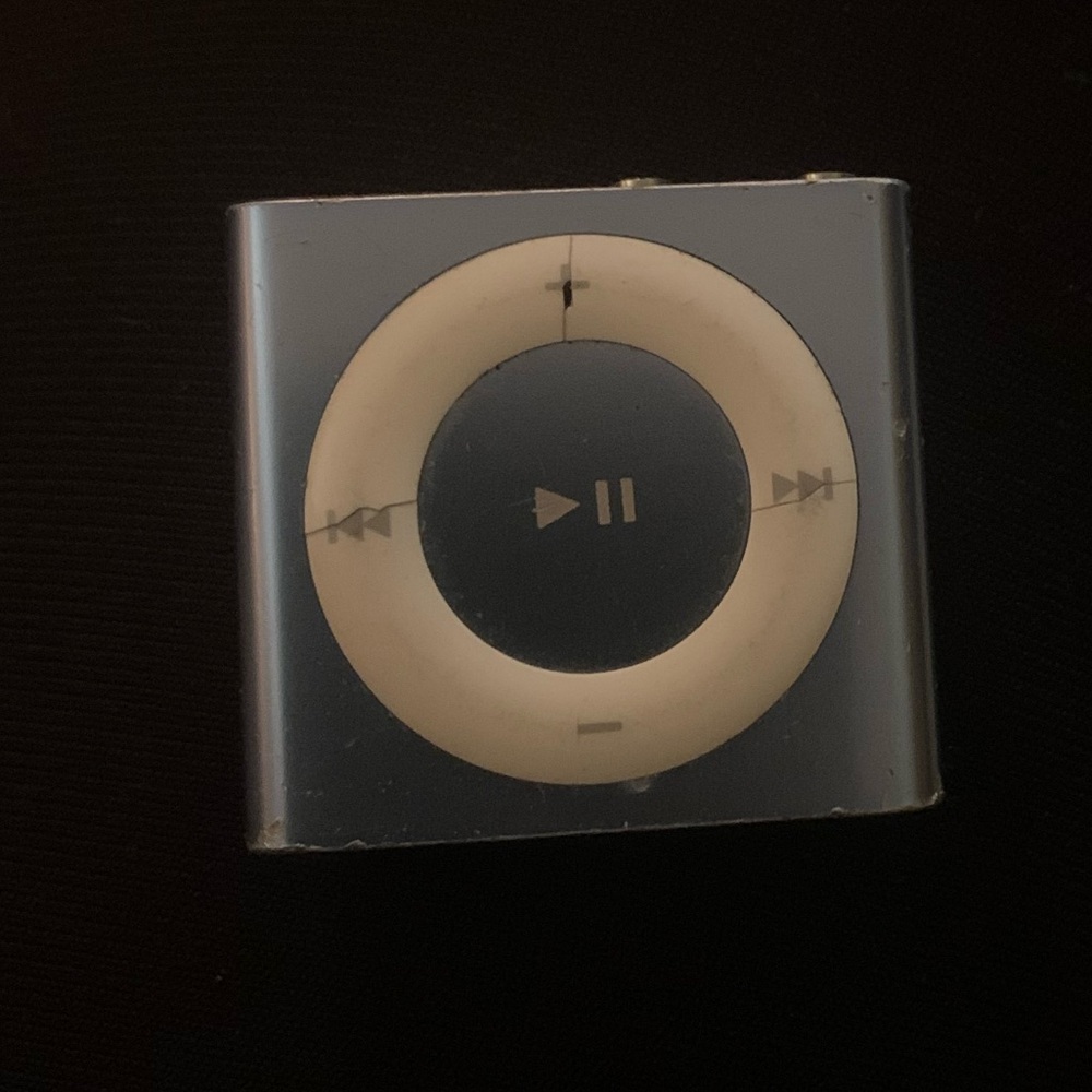 Apple Silver iPod Shuffle
